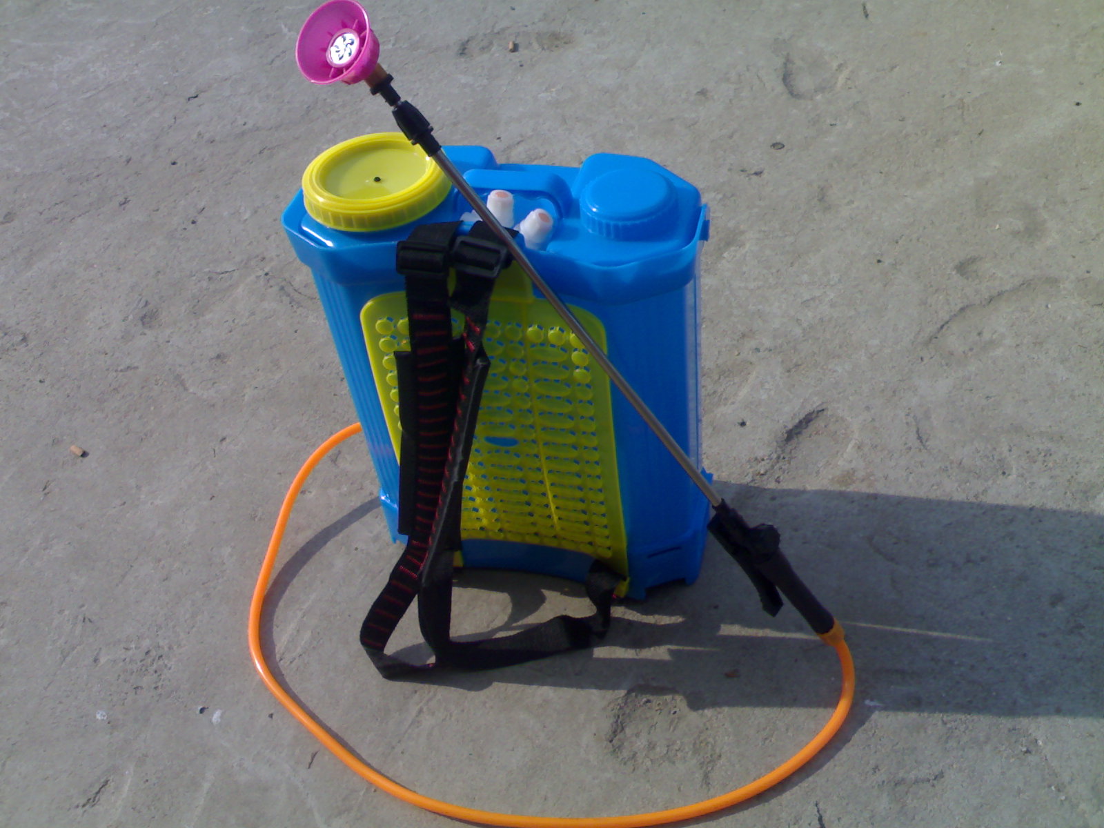 What are the applications of electric sprayers